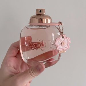 Coach Perfume. Scent *Floral*